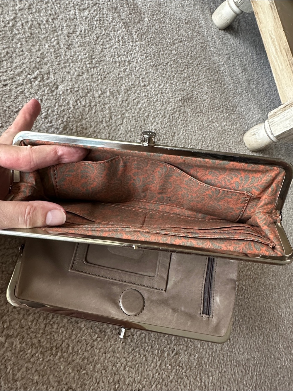 Hobo Lauren clutch wallet. - Picture 7 of 16